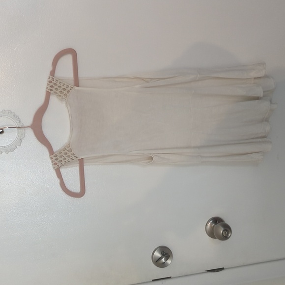 Cream Wilfred tank top with crochet neckline - Picture 3 of 3